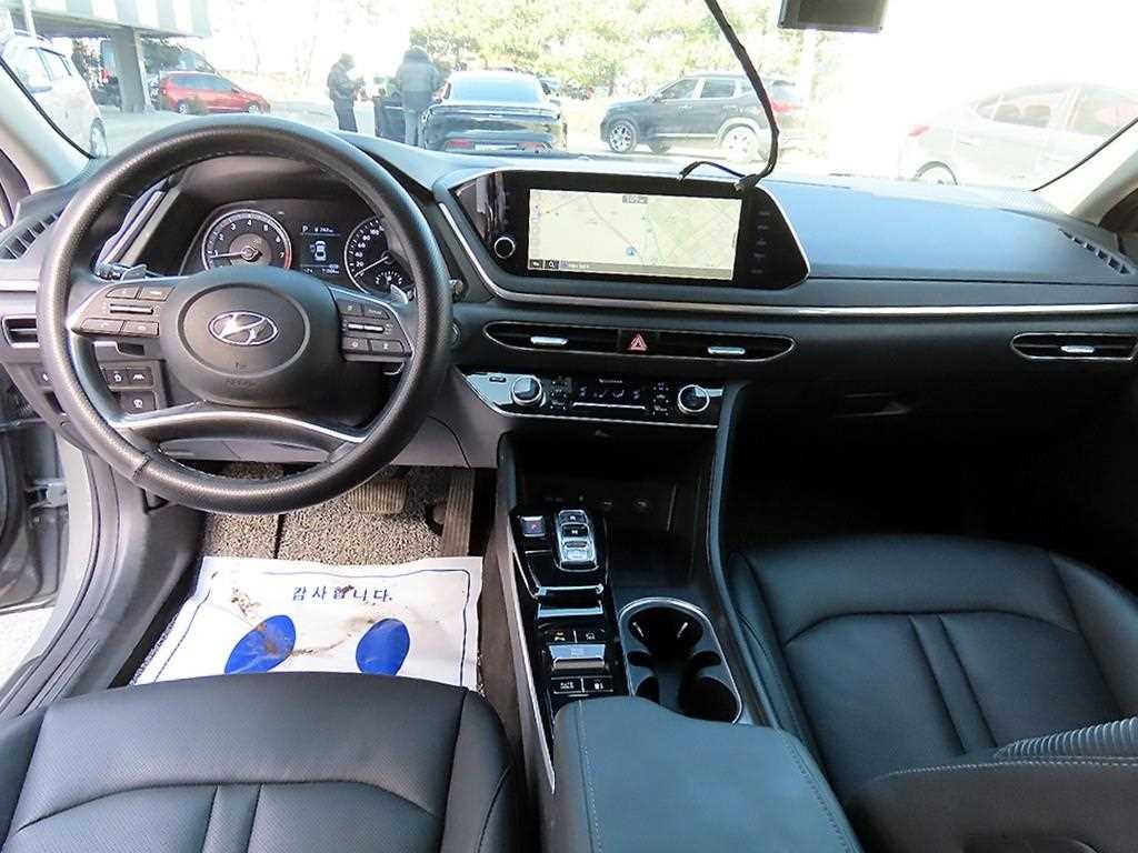 HYUNDAI Sonata - Vista 7