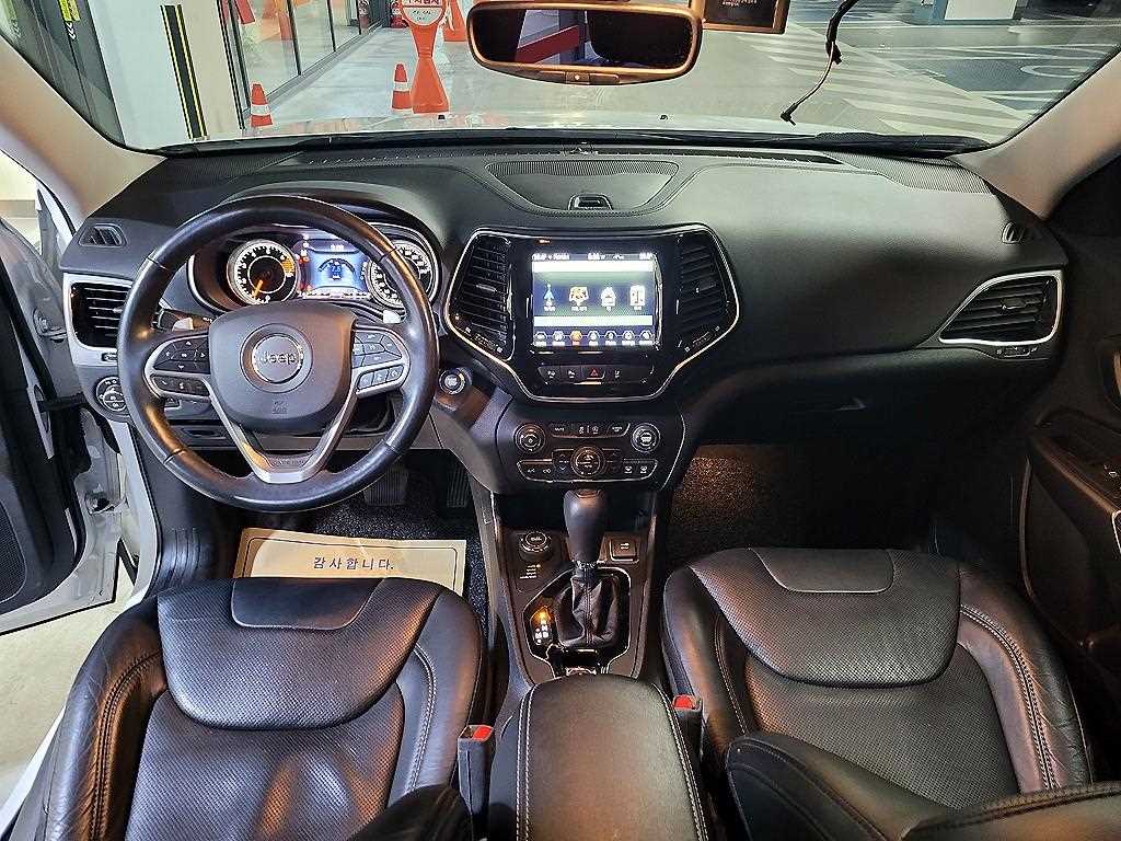 Jeep Cherokee - Vista 6