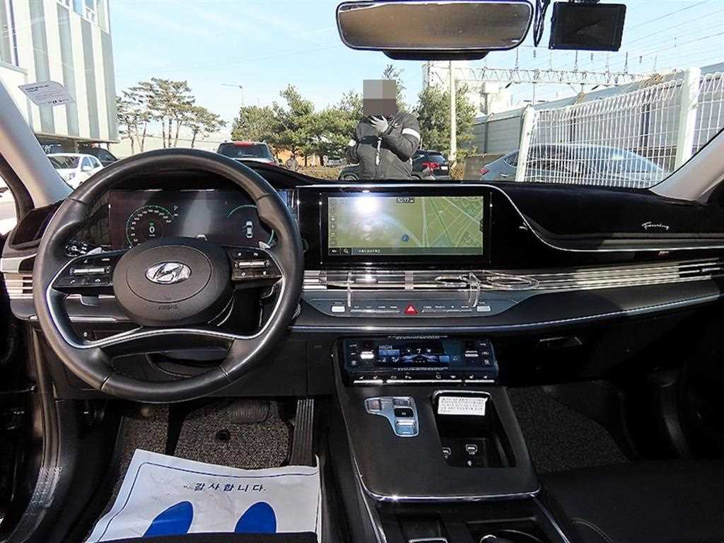 HYUNDAI Grandeur - Vista 7