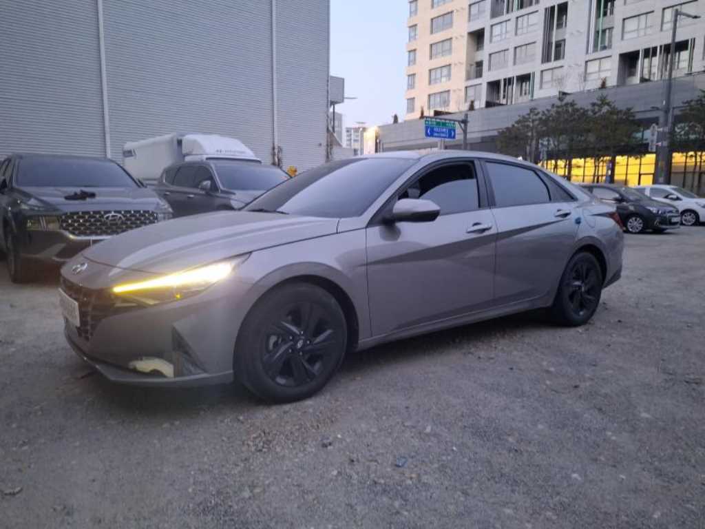 HYUNDAI Avante - Vista 2