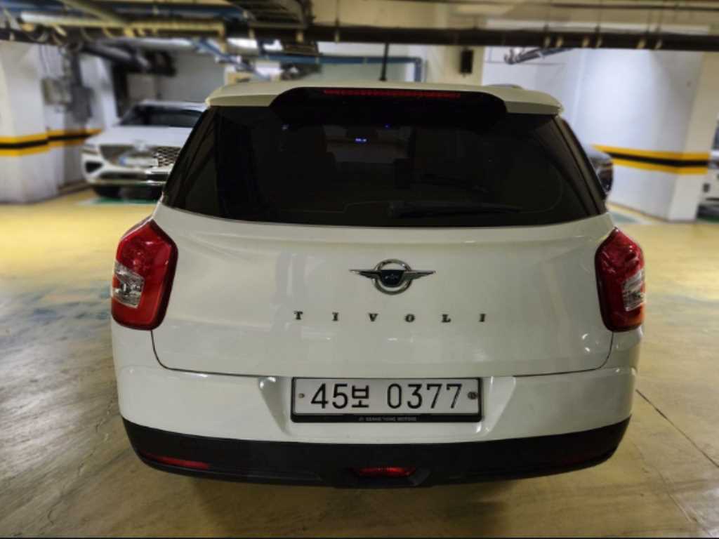 Ssangyong Tivoli - Vista 2