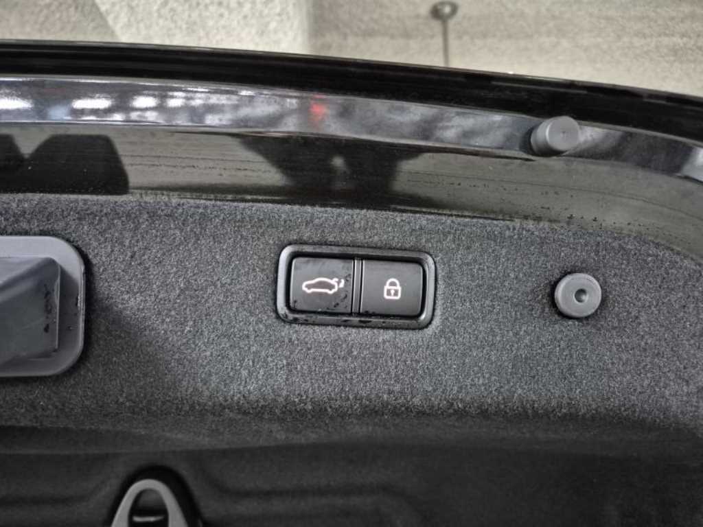 Genesis G70 - Vista 6