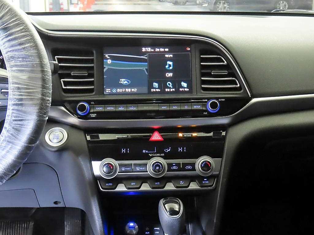 HYUNDAI Avante - Vista 11