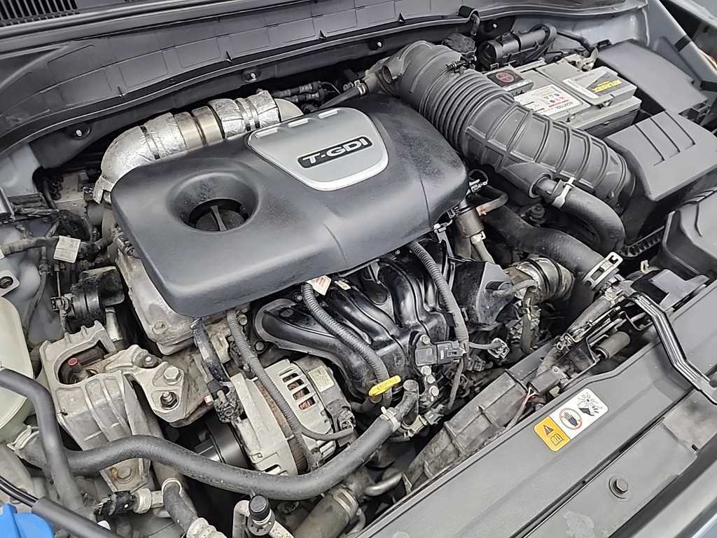 HYUNDAI Kona - Vista 5