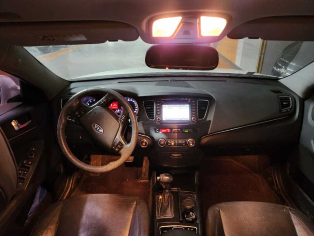 KIA K7 - Vista 4