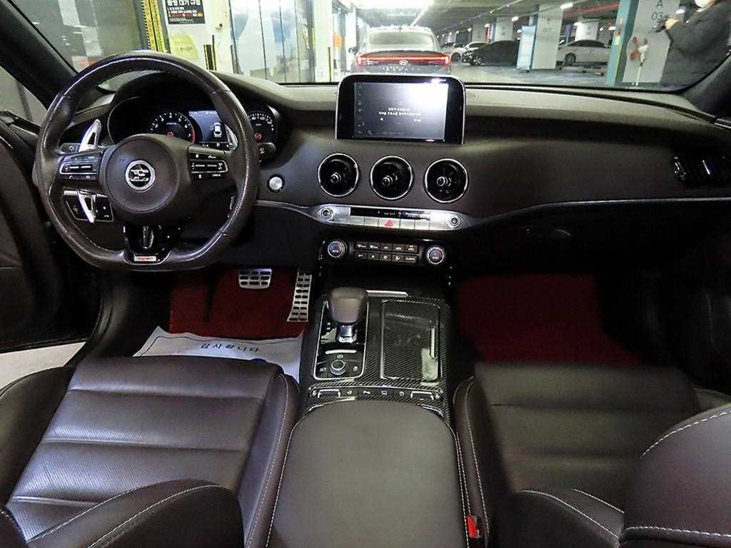 KIA Stinger - Vista 10