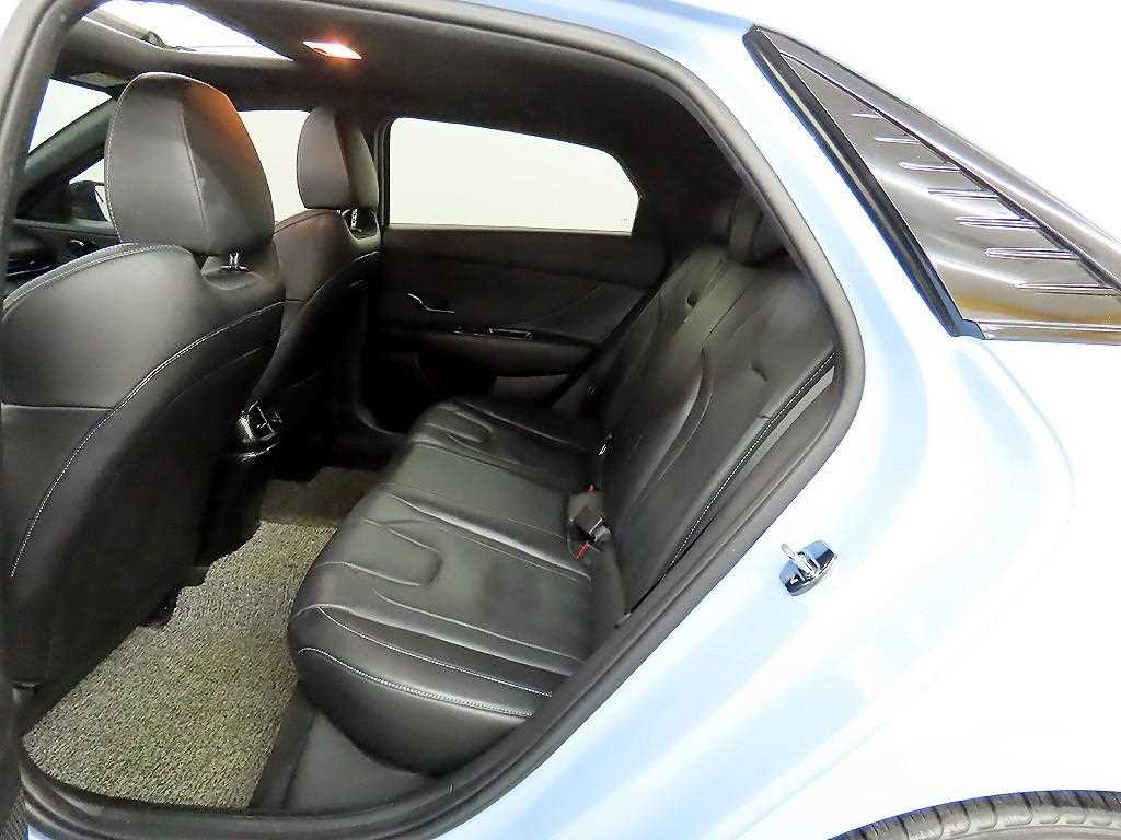 HYUNDAI Avante - Vista 6