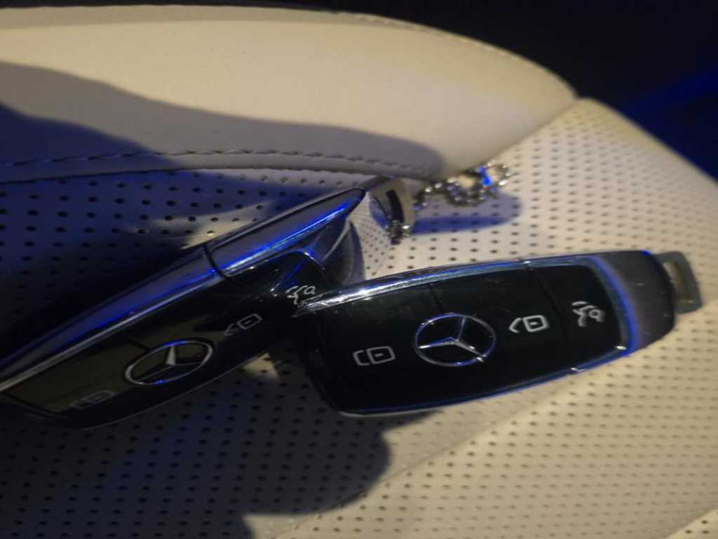 Mercedes Benz E class - Vista 7