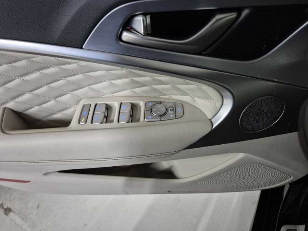 Genesis G70 - Vista 10