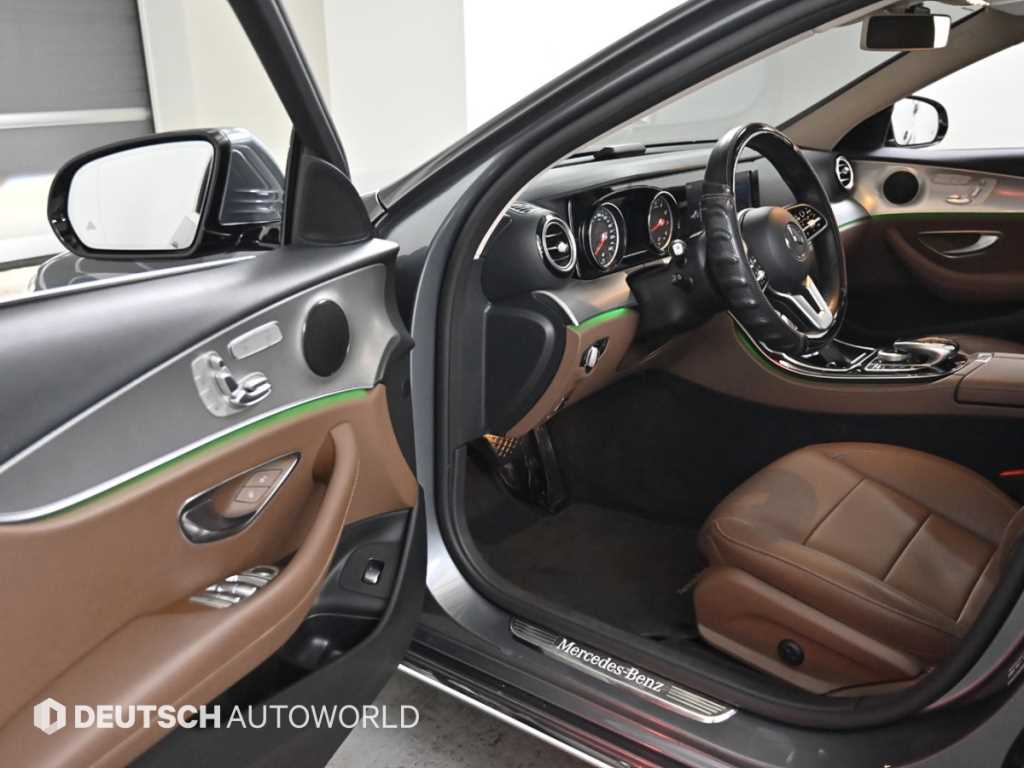 Mercedes Benz E class - Vista 11