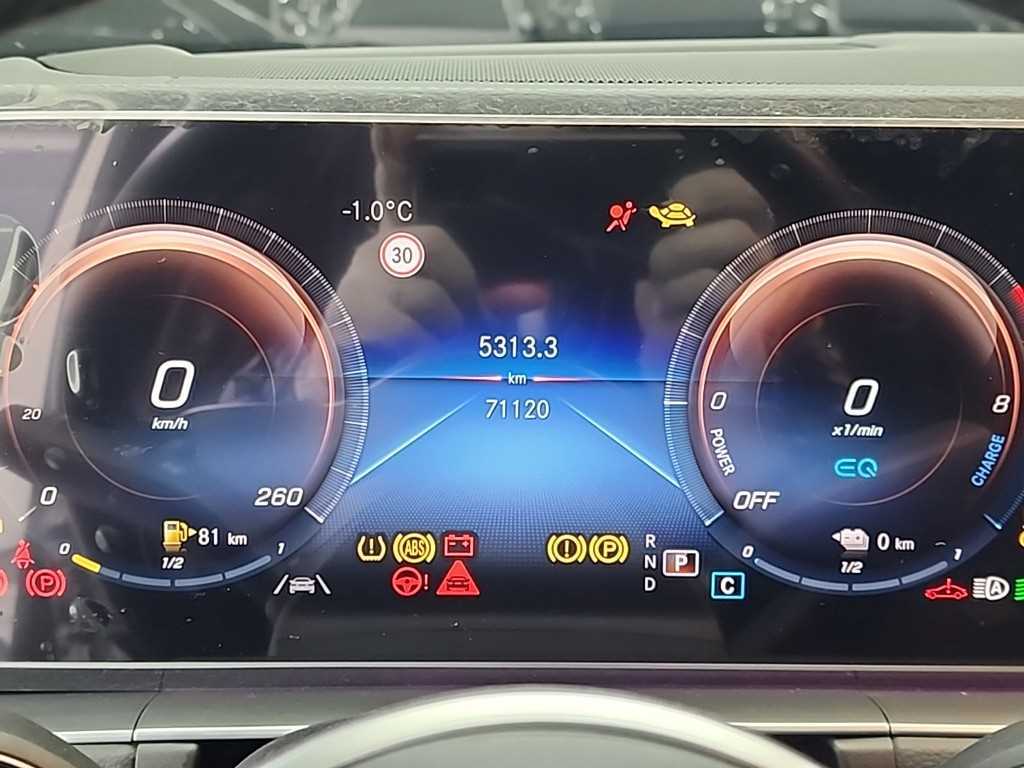 Mercedes Benz GLE Class - Vista 6