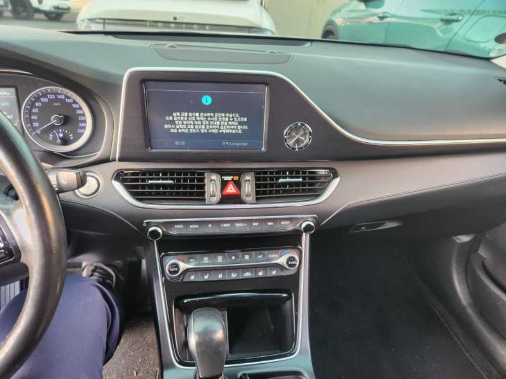 HYUNDAI Grandeur - Vista 10