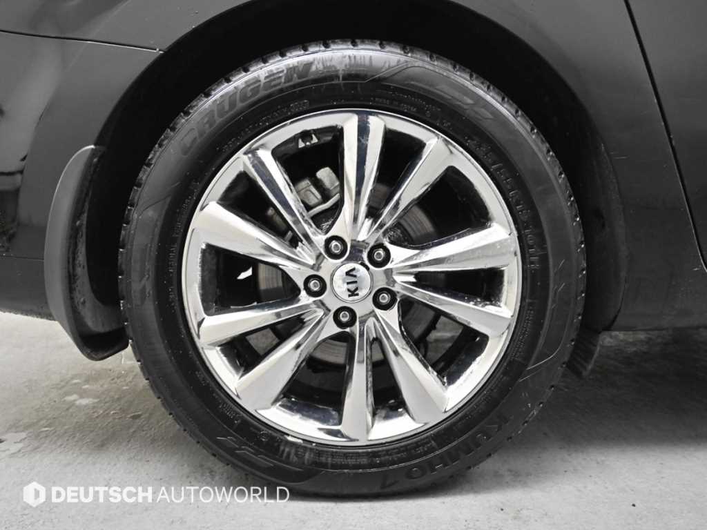 KIA Carnival - Vista 5