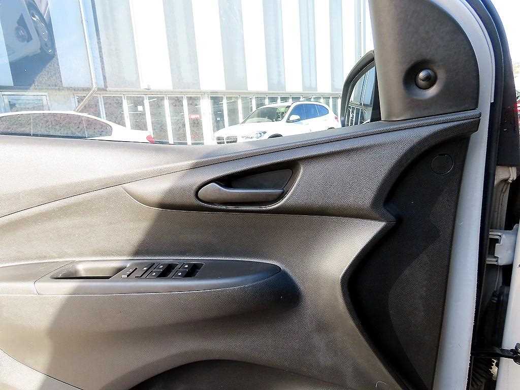 Chevrolet Spark - Vista 11