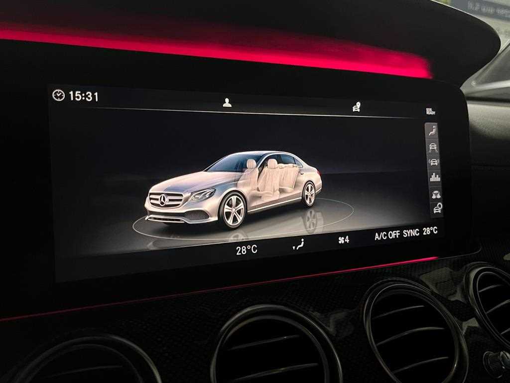 Mercedes Benz E class - Vista 4