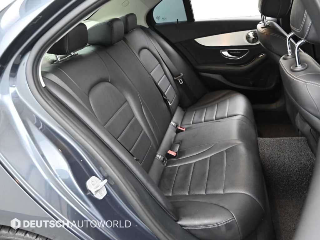 Mercedes Benz C Class - Vista 12