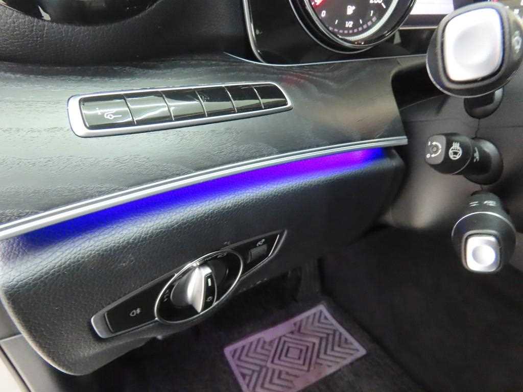 Mercedes Benz E class - Vista 10