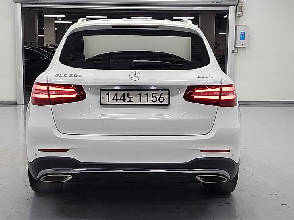 Mercedes Benz GLC Class - Vista 3
