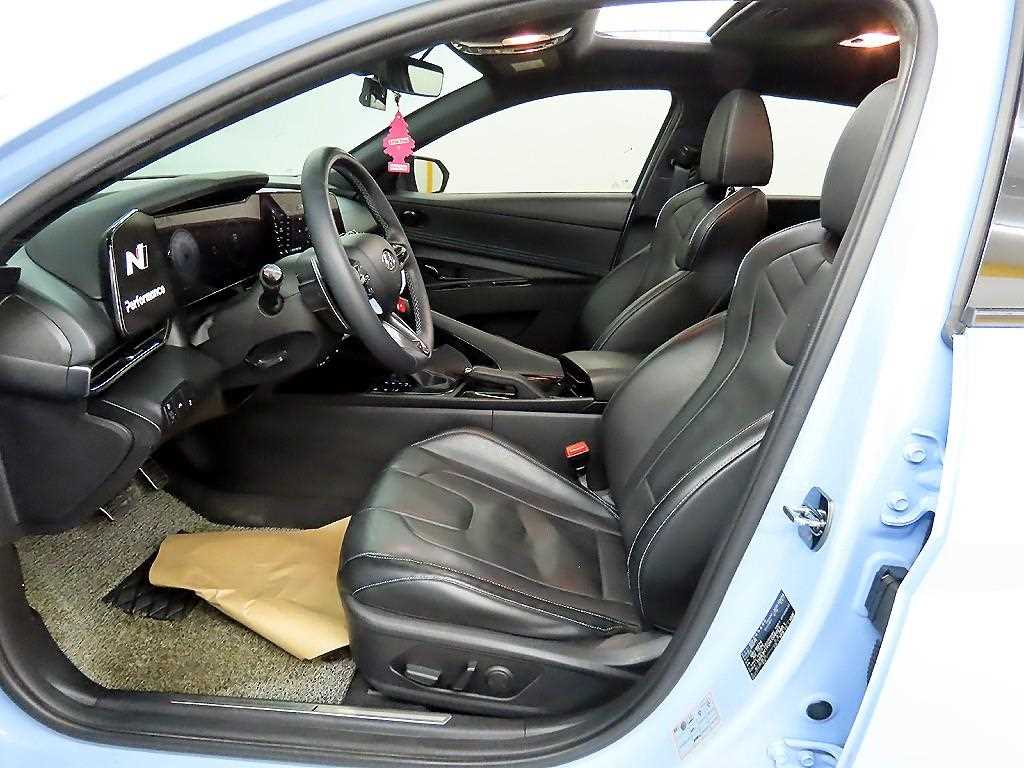 HYUNDAI Avante - Vista 5