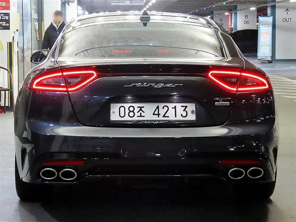 KIA Stinger - Vista 5