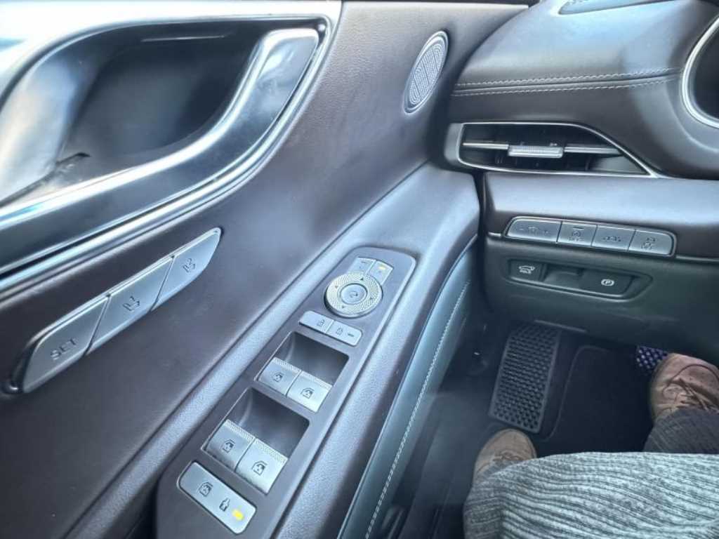 Genesis GV80 - Vista 10