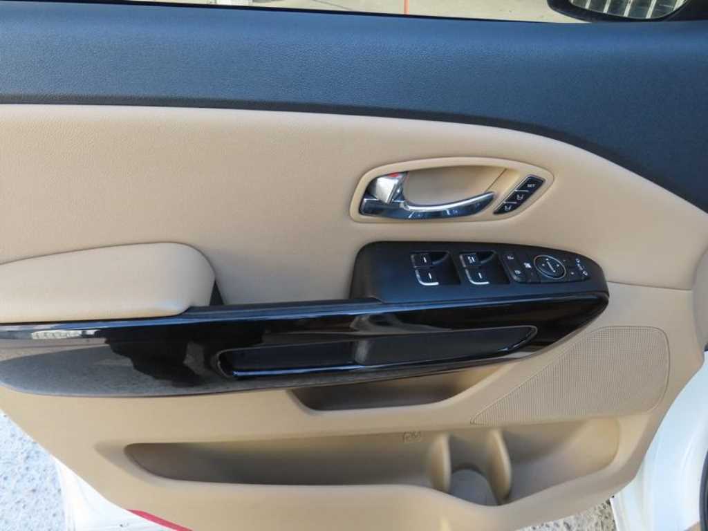 KIA Carnival - Vista 7