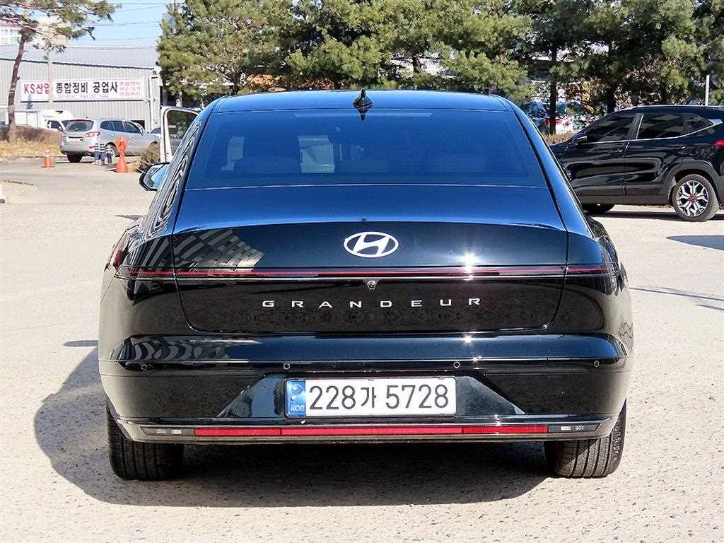 HYUNDAI Grandeur - Vista 4