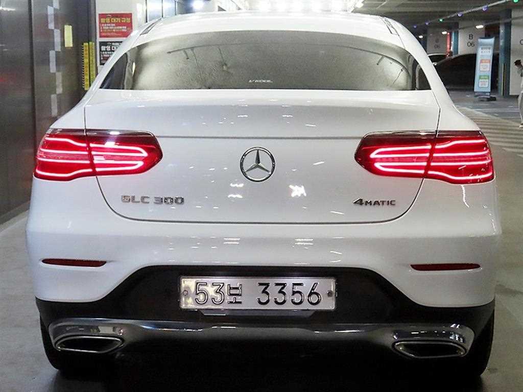 Mercedes Benz GLC Class - Vista 5