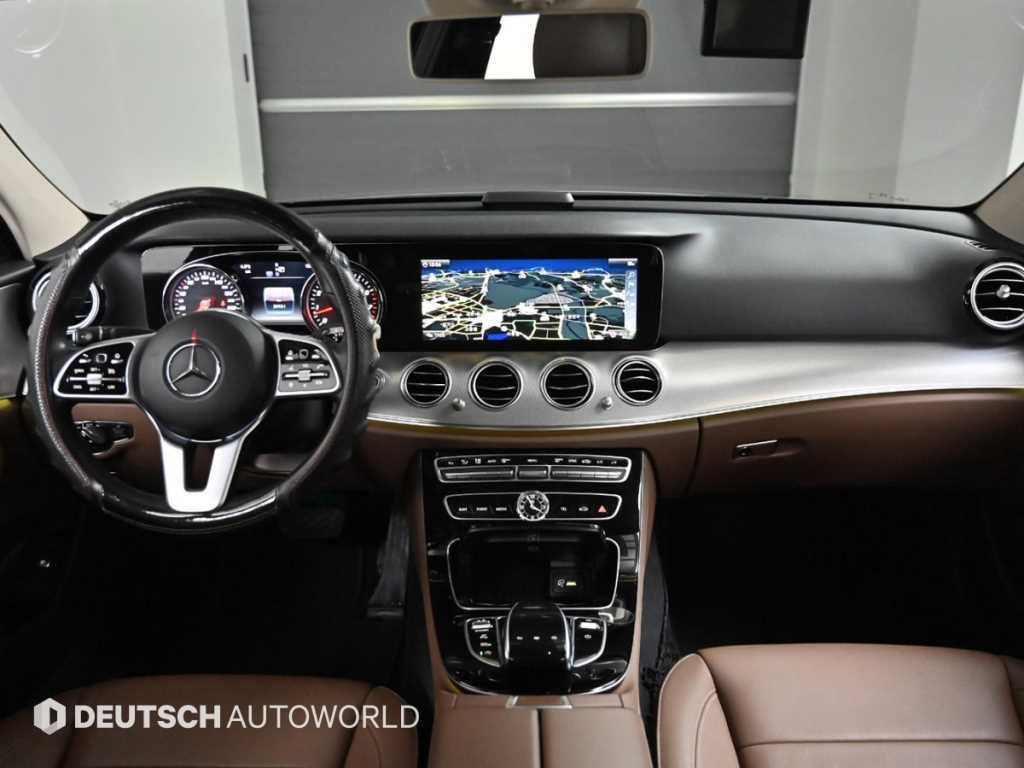 Mercedes Benz E class - Vista 7