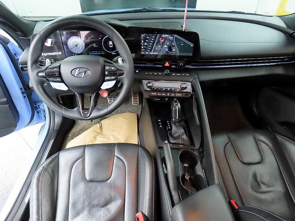 HYUNDAI Avante - Vista 7