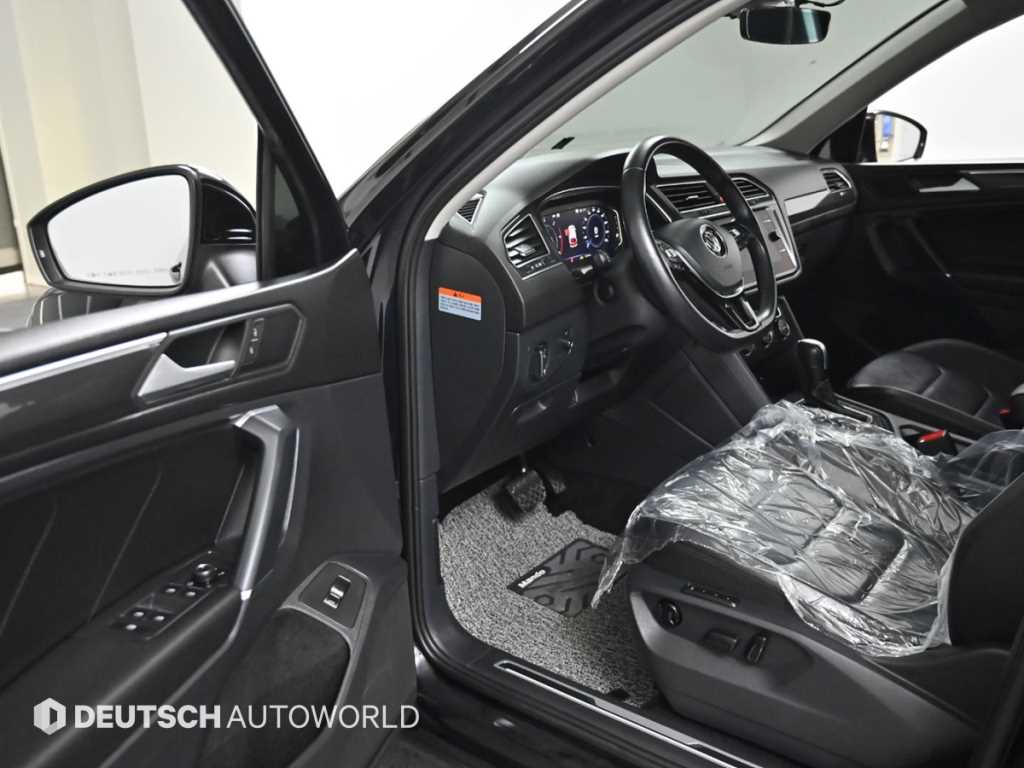 Volkswagen Tiguan - Vista 11