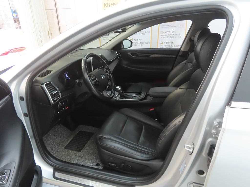 HYUNDAI Grandeur - Vista 5