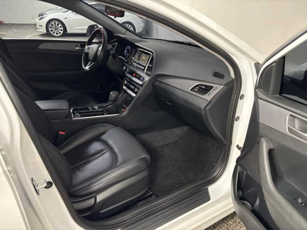 HYUNDAI Sonata - Vista 7