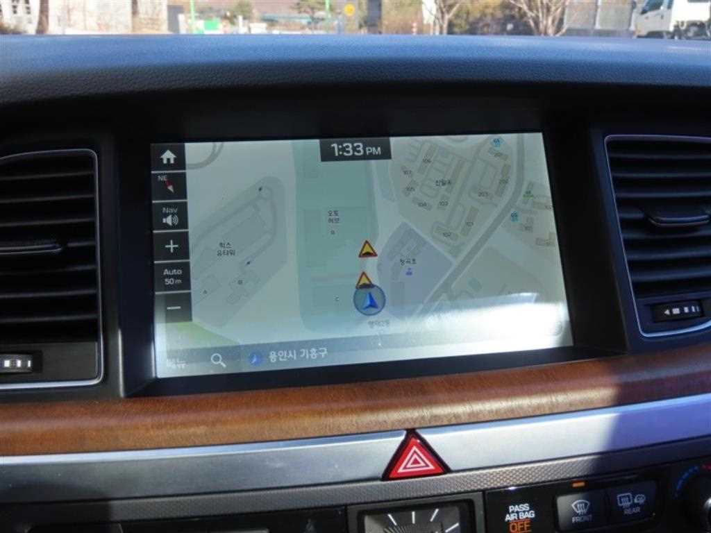 HYUNDAI Genesis - Vista 8