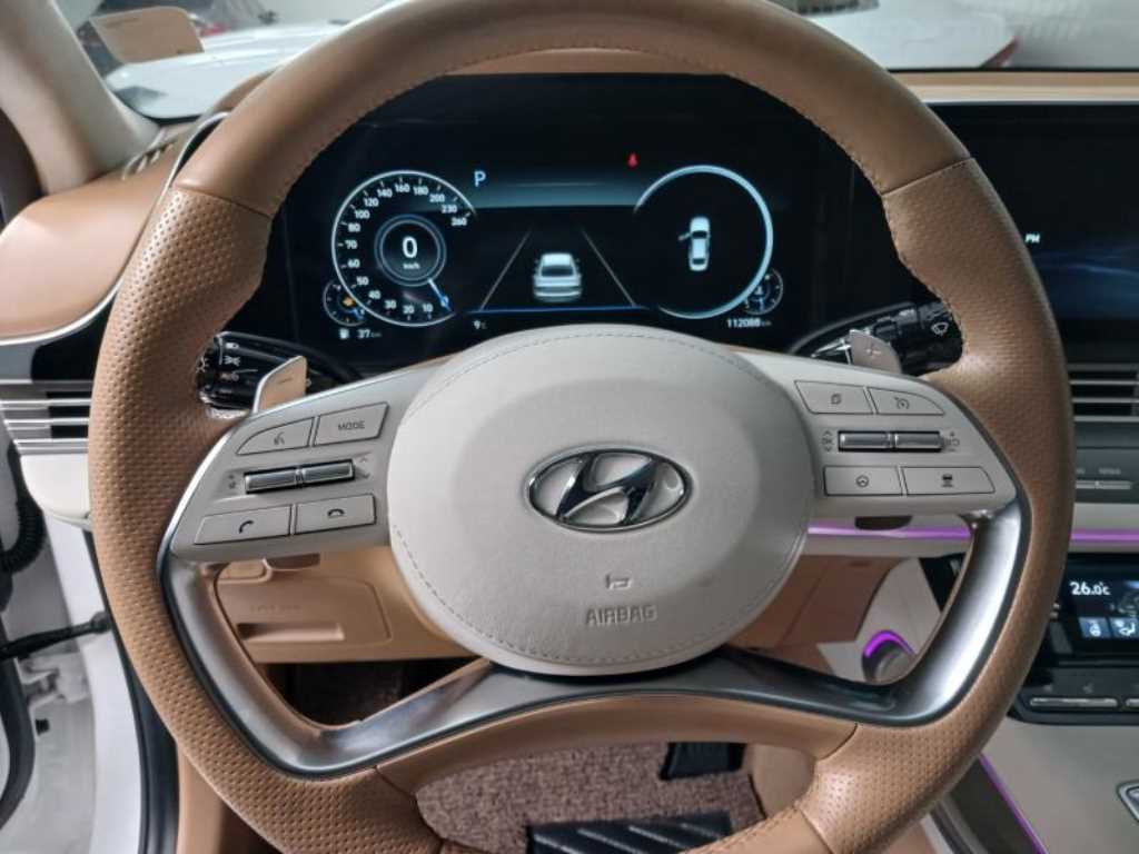 HYUNDAI Grandeur - Vista 10