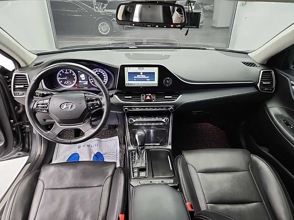 HYUNDAI Grandeur - Vista 7