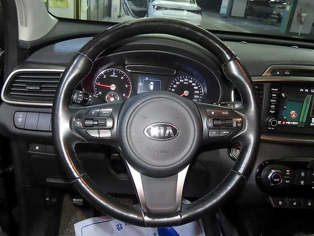 KIA Sorento - Vista 8
