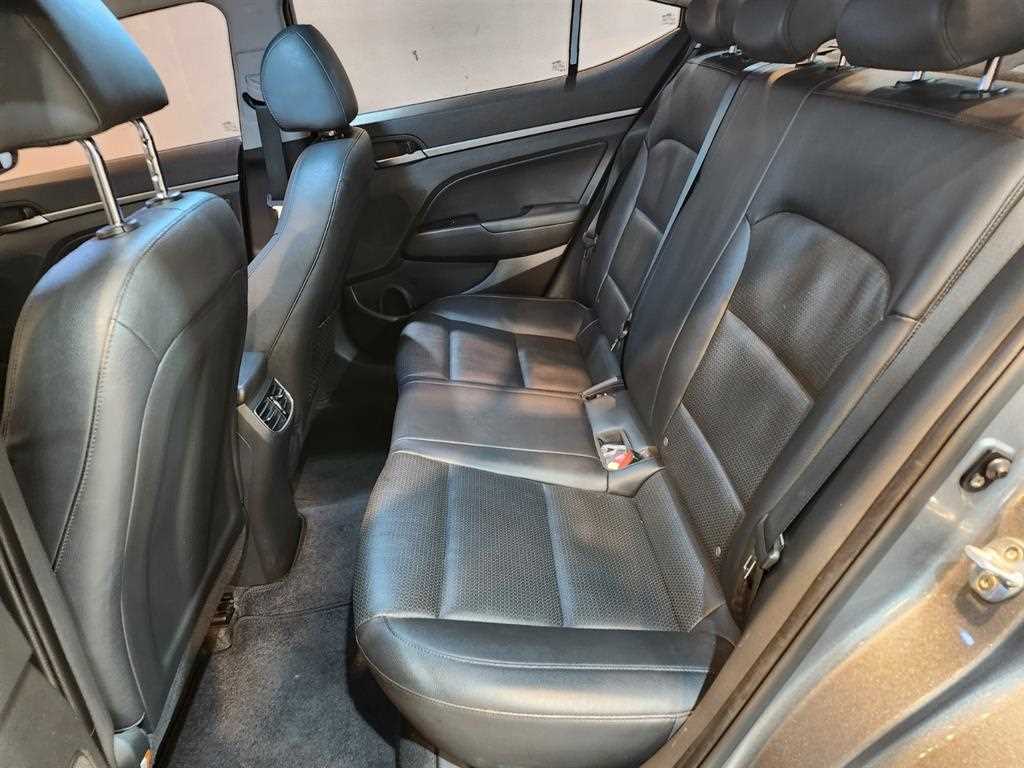 HYUNDAI Avante - Vista 6