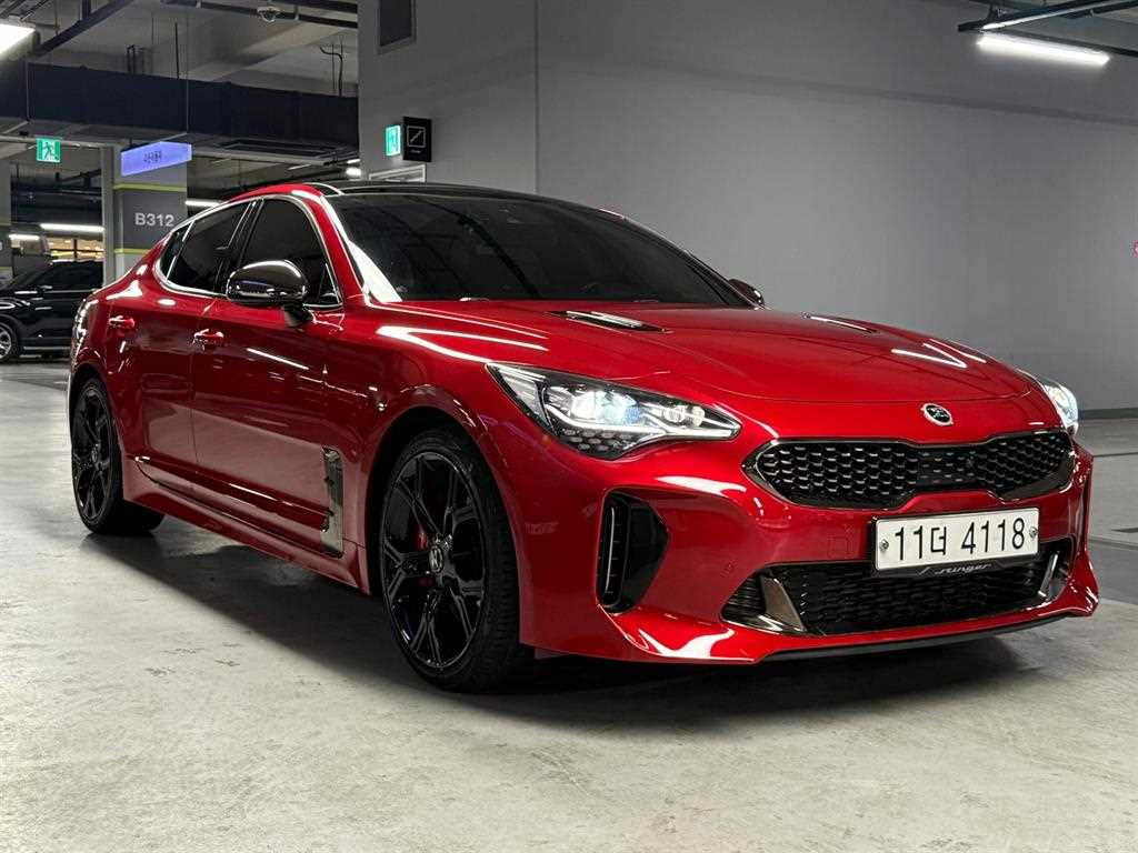 KIA Stinger - Vista 4