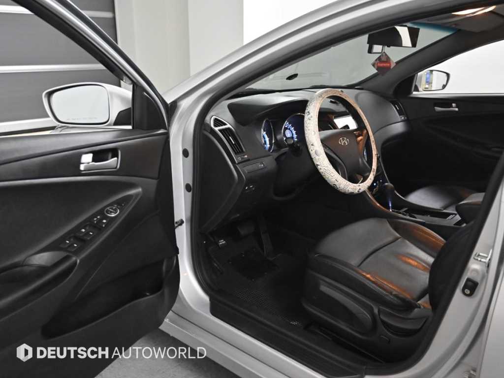 HYUNDAI Sonata - Vista 11