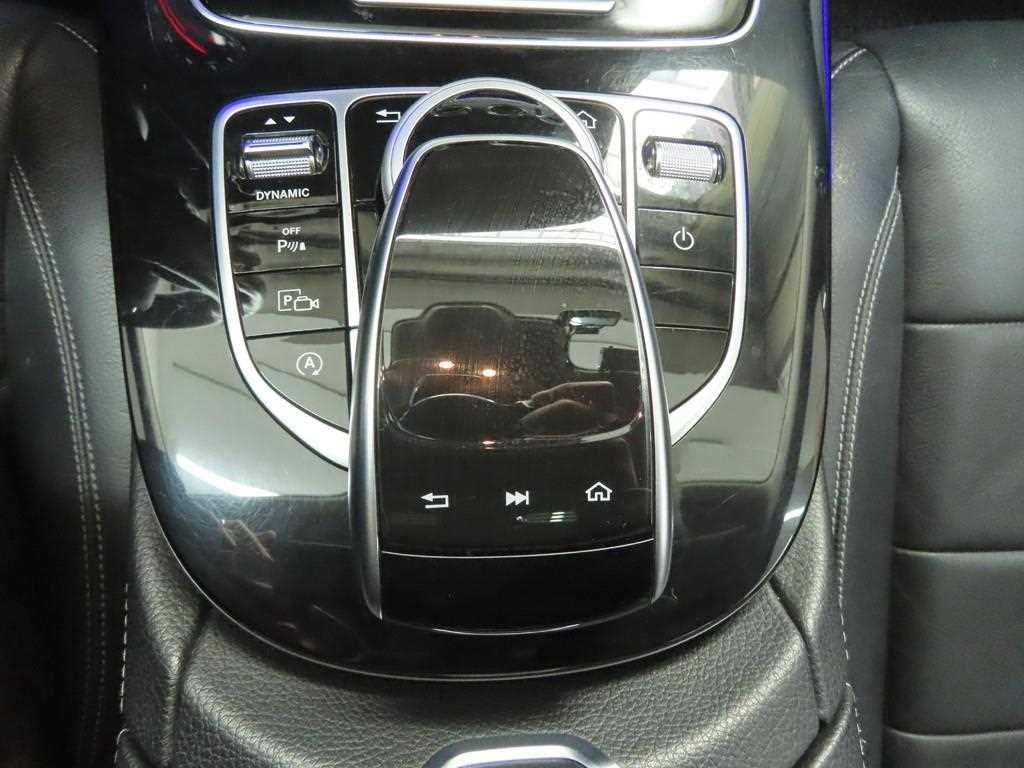 Mercedes Benz E class - Vista 12