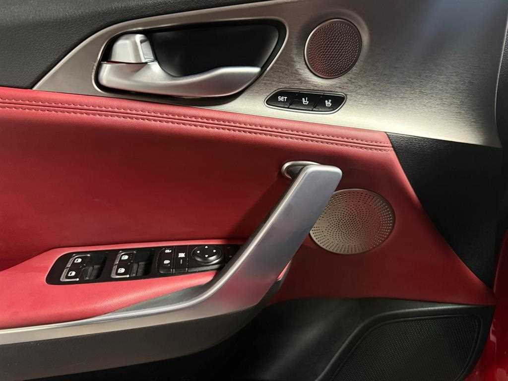 KIA Stinger - Vista 8