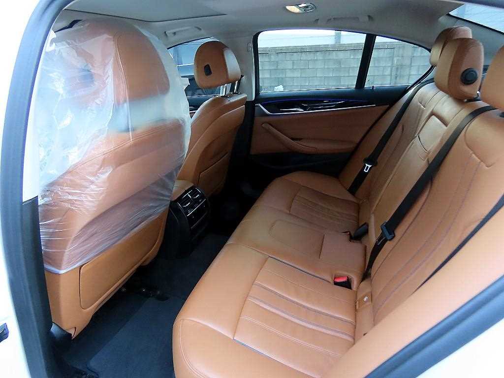 BMW 5 Series - Vista 5