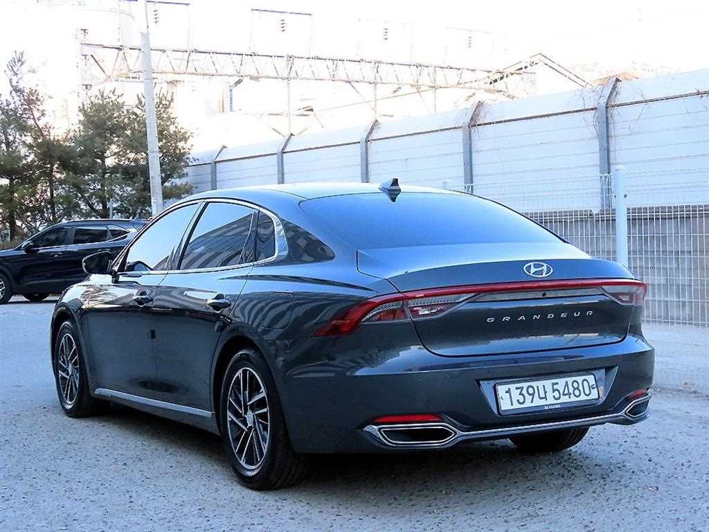HYUNDAI Grandeur - Vista 3