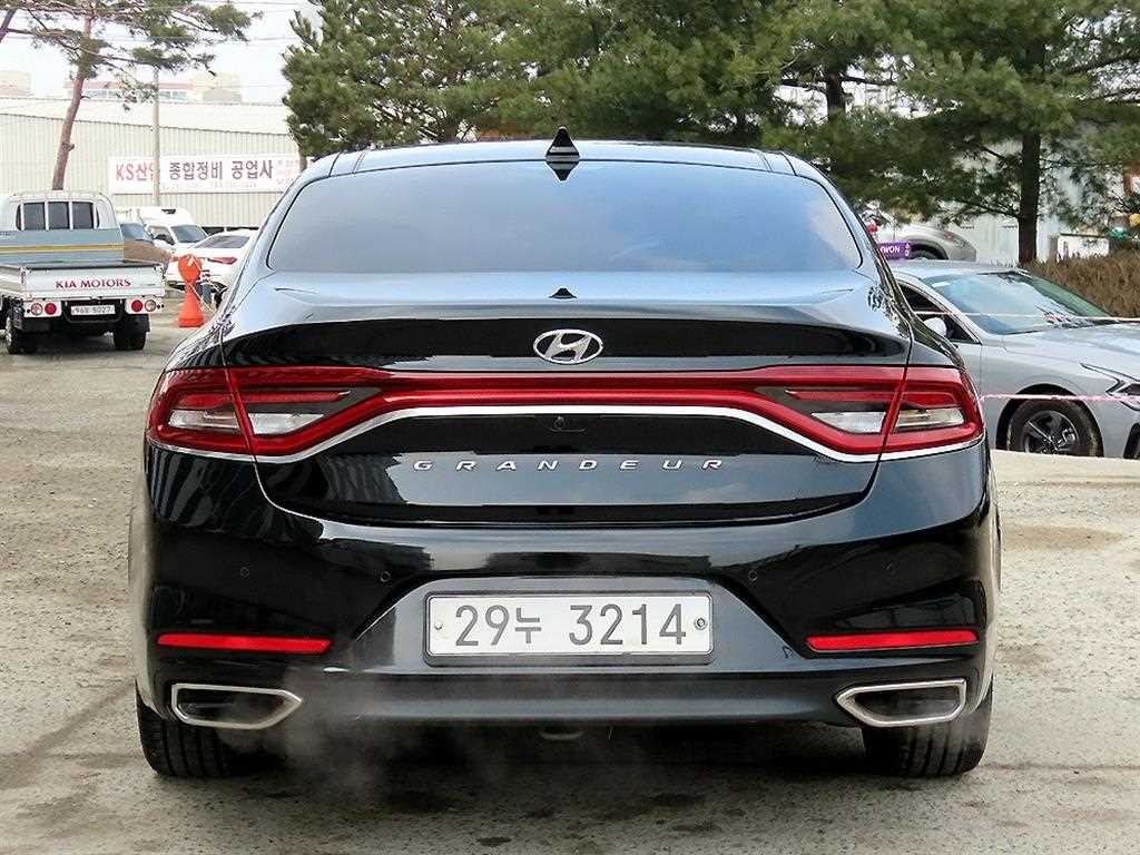 HYUNDAI Grandeur - Vista 4