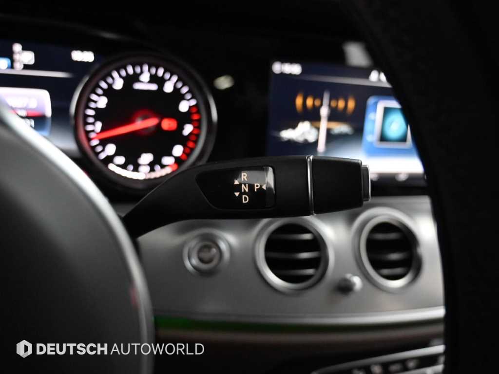 Mercedes Benz E class - Vista 9