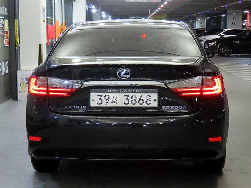 Lexus ES - Vista 5