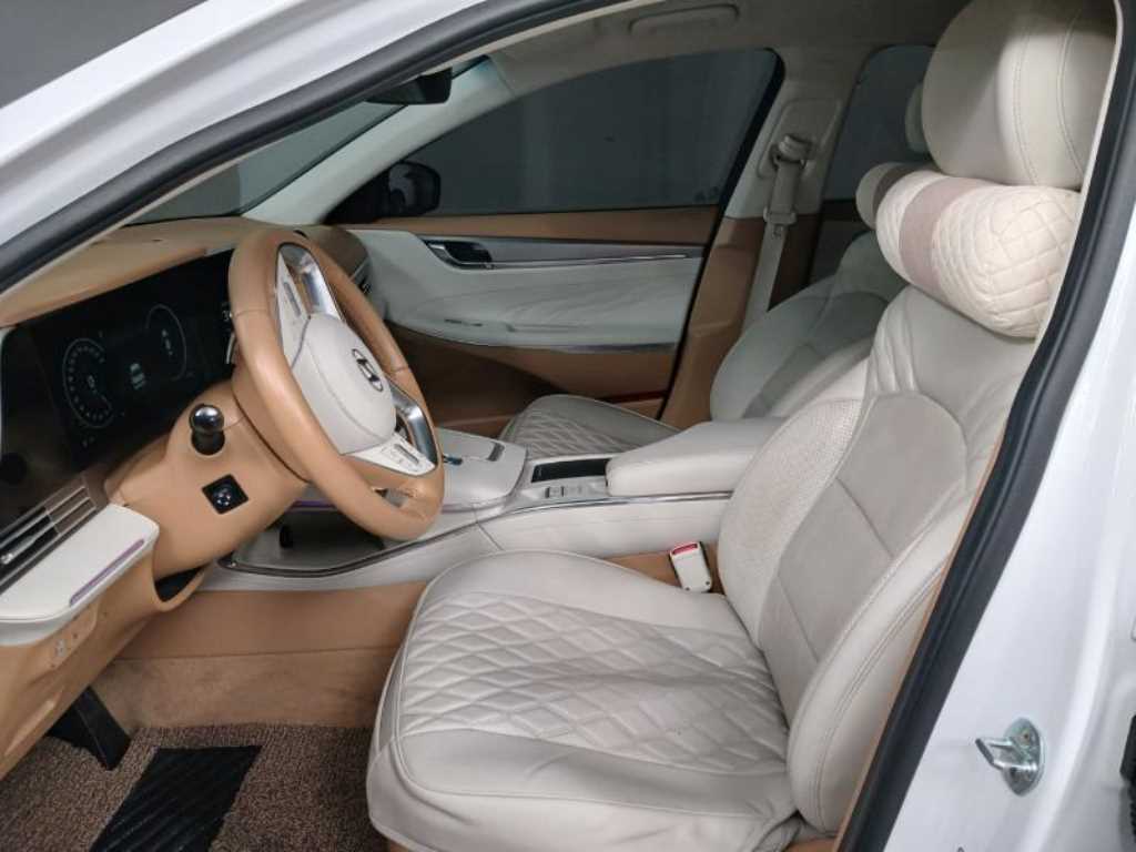 HYUNDAI Grandeur - Vista 6