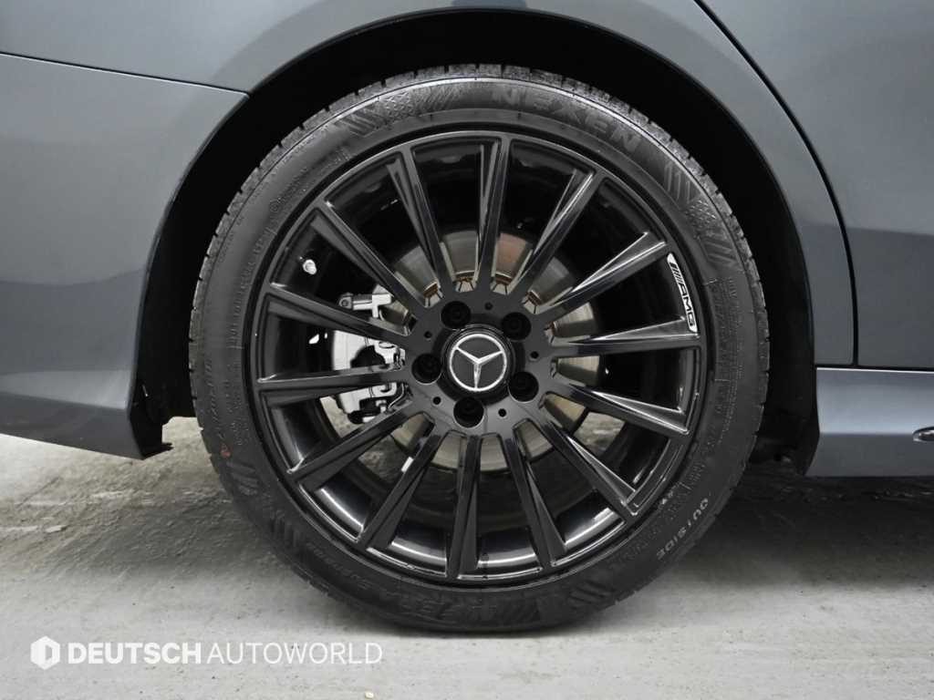 Mercedes Benz C Class - Vista 5