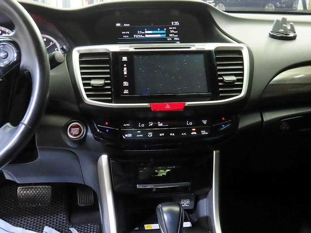 Honda Accord - Vista 11